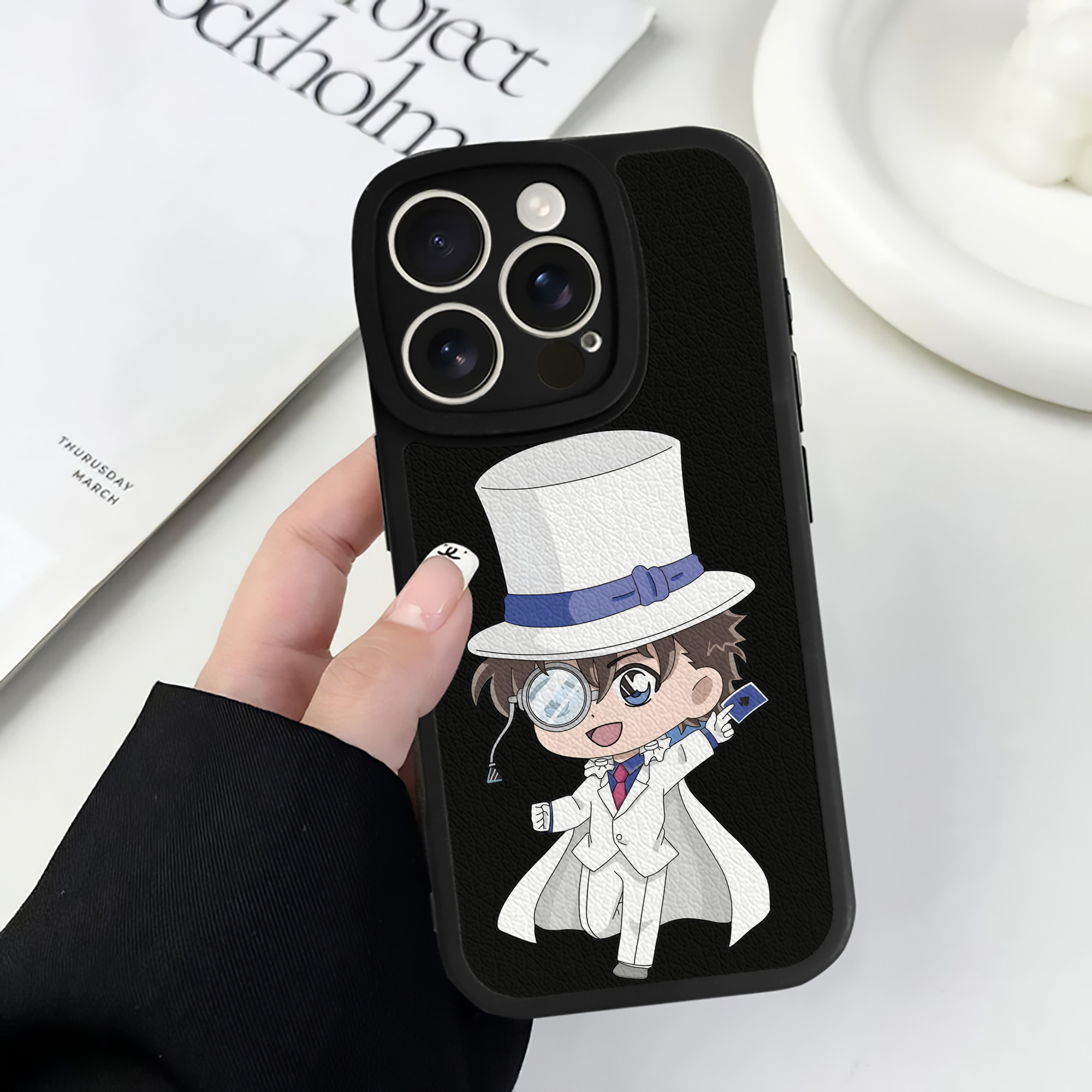 （画像用） 名探偵コナン くろば かいと Detective Conan Kuroba Kaito 【iPhone 16シリーズ対応】シリコンスマホケース（レザー調） 材質：シリコン